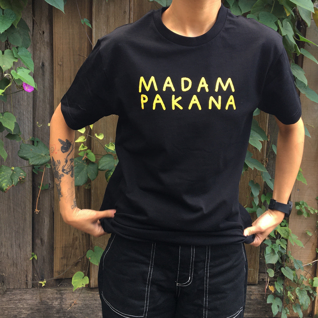 Denni - Madam Pakana Queen Cockatoo T-Shirt (Black)