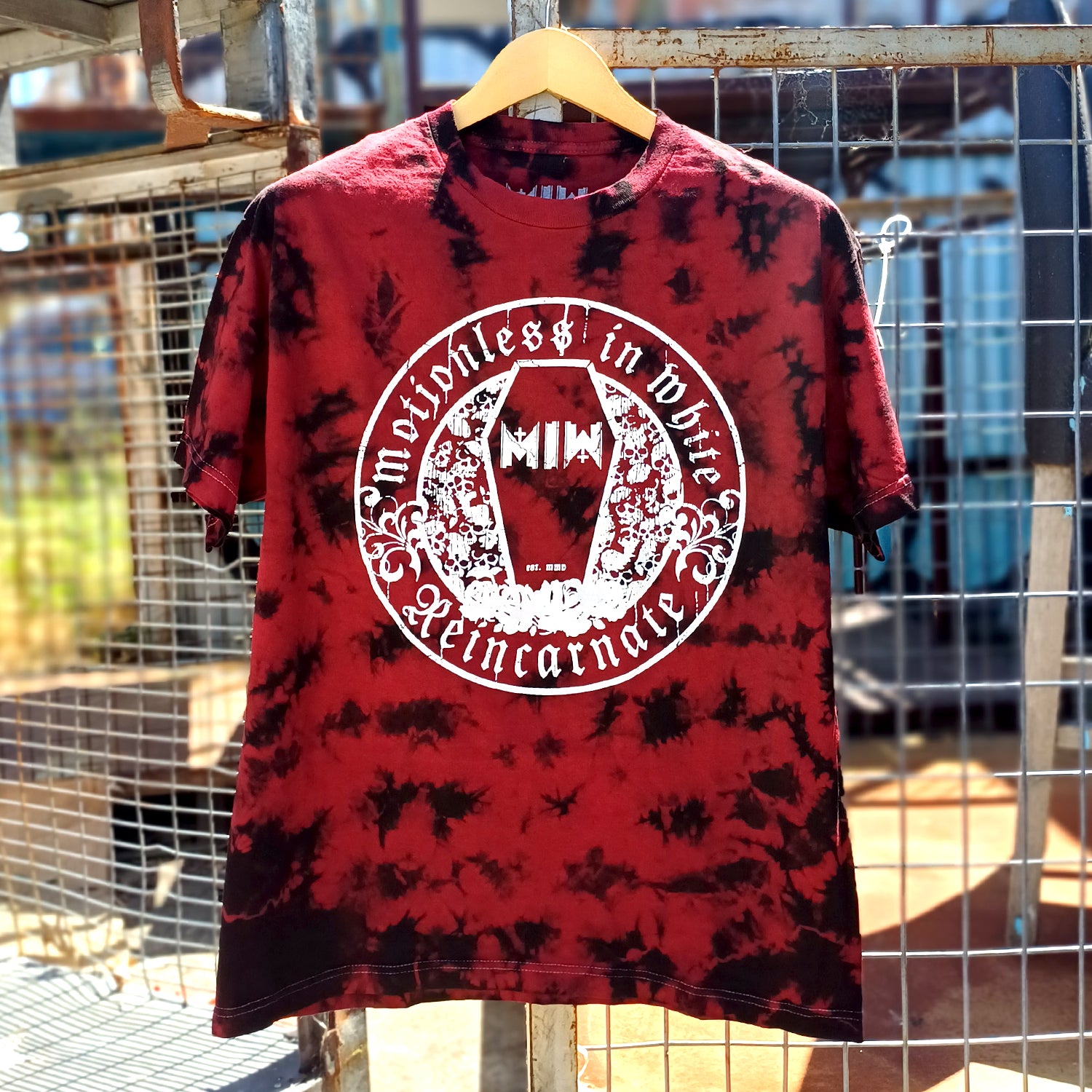 Motionless In White - Reincarnate Crest Dye Tee (Black/Red)