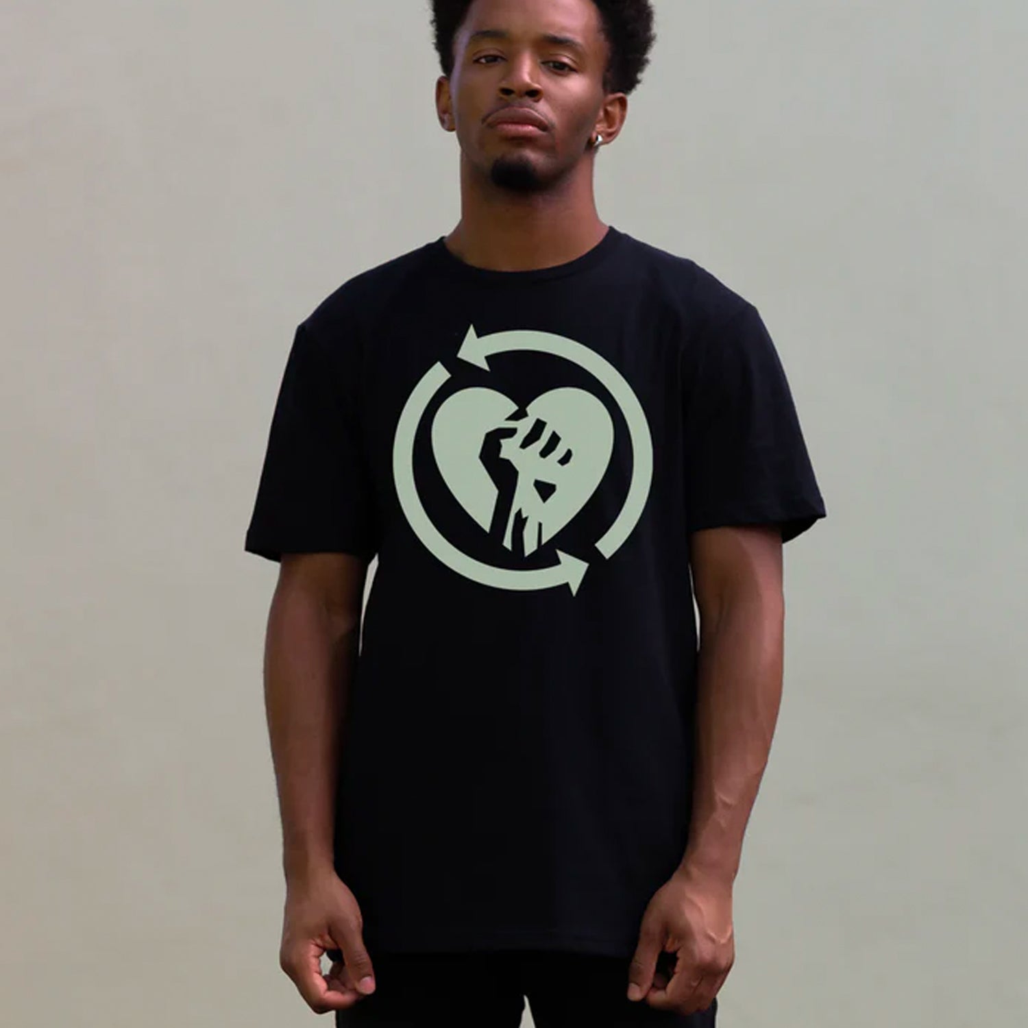 Rise Against - Heart Fist Flame Glow In the Dark T-Shirt (Black)